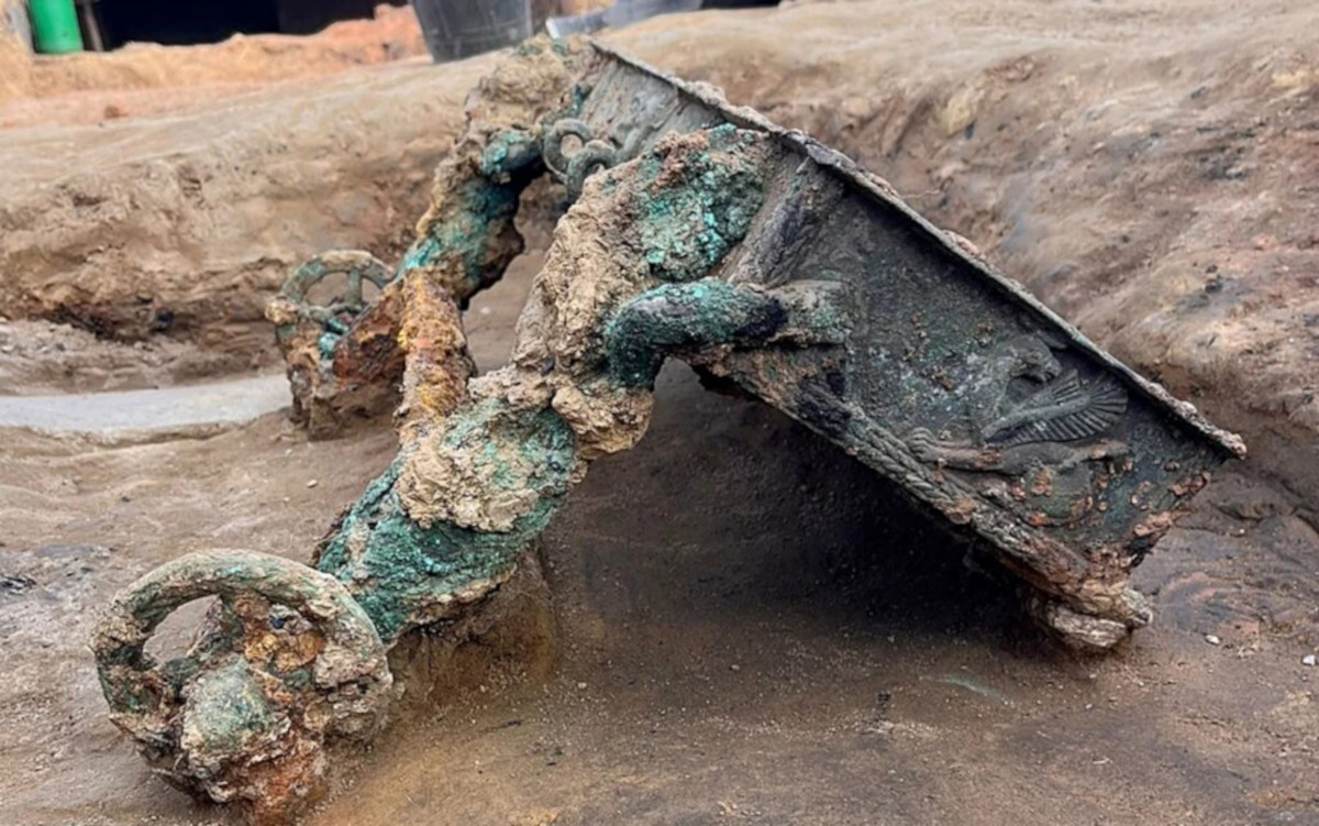A bronze chariot from a lost kingdom